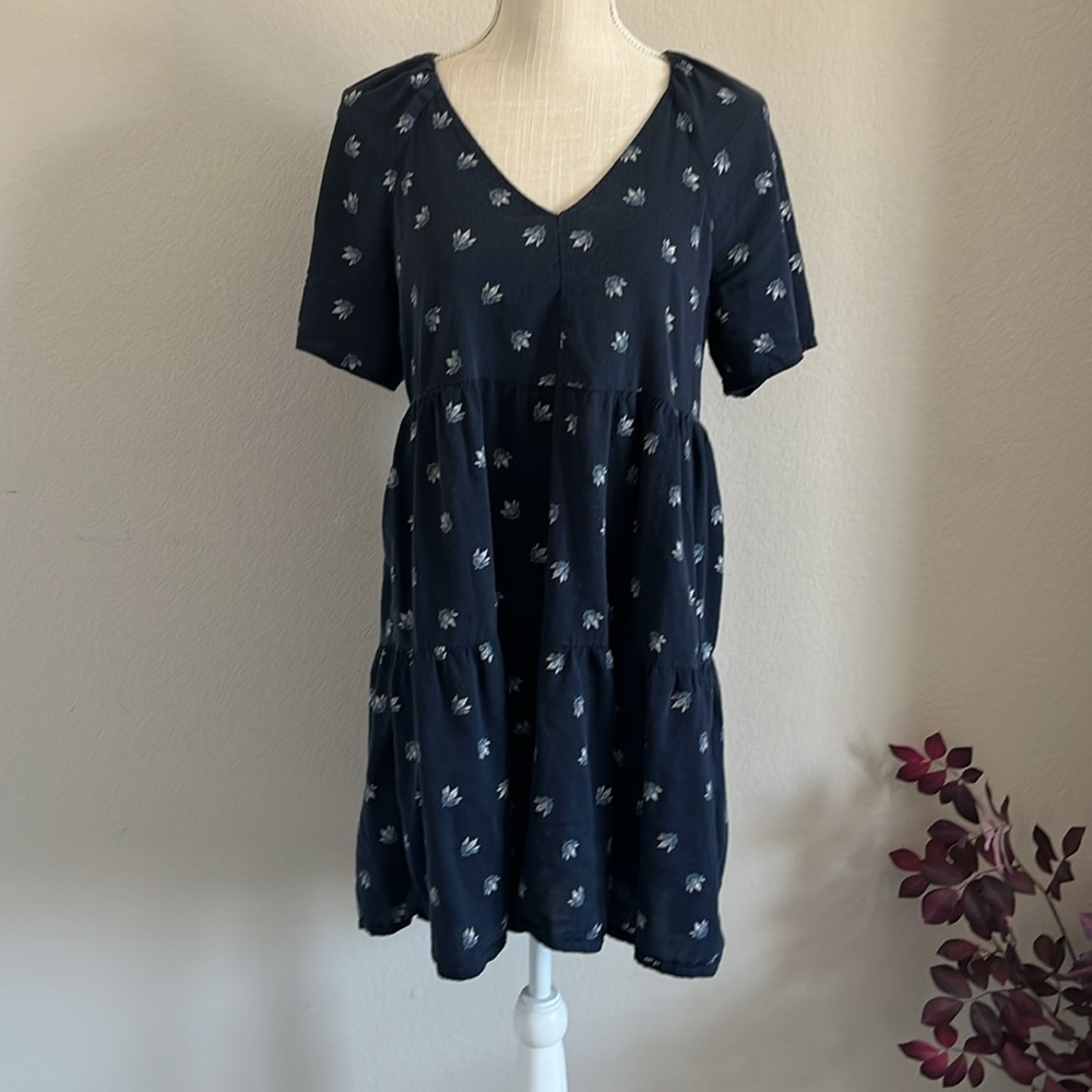 Old Navy Blue and White Tiered Sundress V-Neck Mini